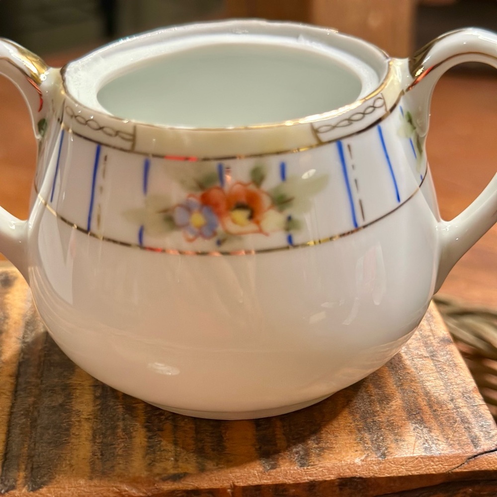 Vintage Rising Sun Nippon Floral Porcelain Small Sugar Bowl with Gold Accents - Picture 2 of 16